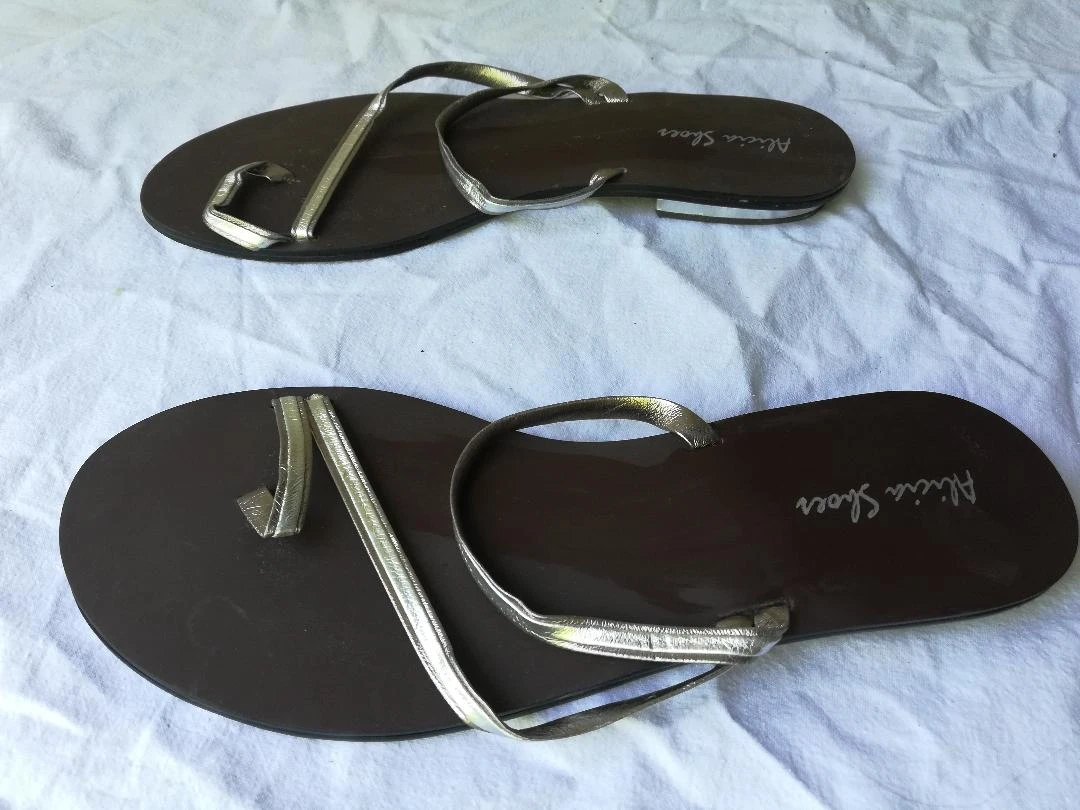 Zilveren teenslippers maat 39 – photo 17
